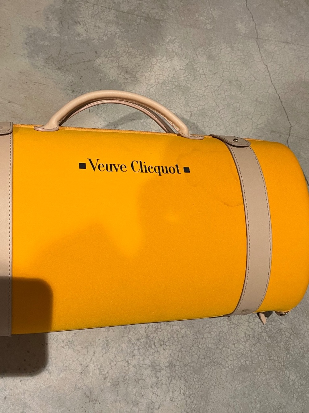 Veuve Clicquot Champagne Traveler Bag With Two Glasses